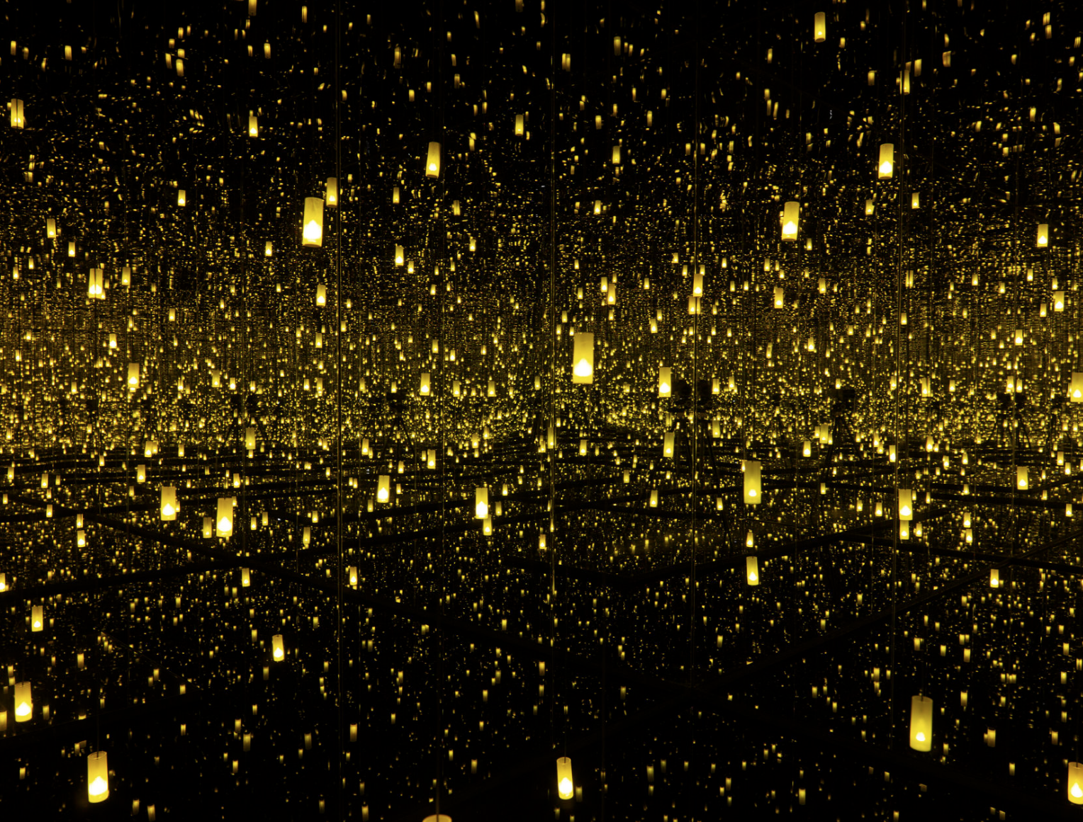 草間彌生展を美術館に常設！レストラン料理に与えた影響とは